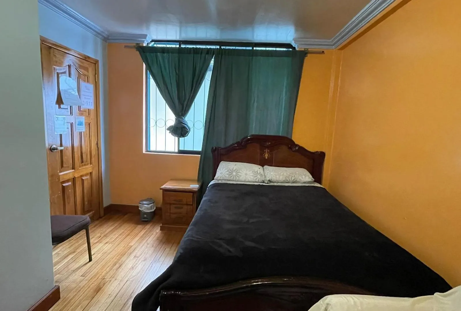 Гостевой дом Отель Hostal Taxo Yura Кито